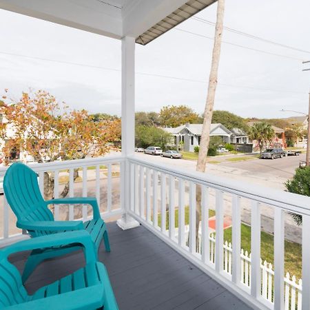 Villa Beautiful Two-Story In Central Galveston, Short Walk To Beach, Near Downtown! | Seas The Breeze Extérieur photo