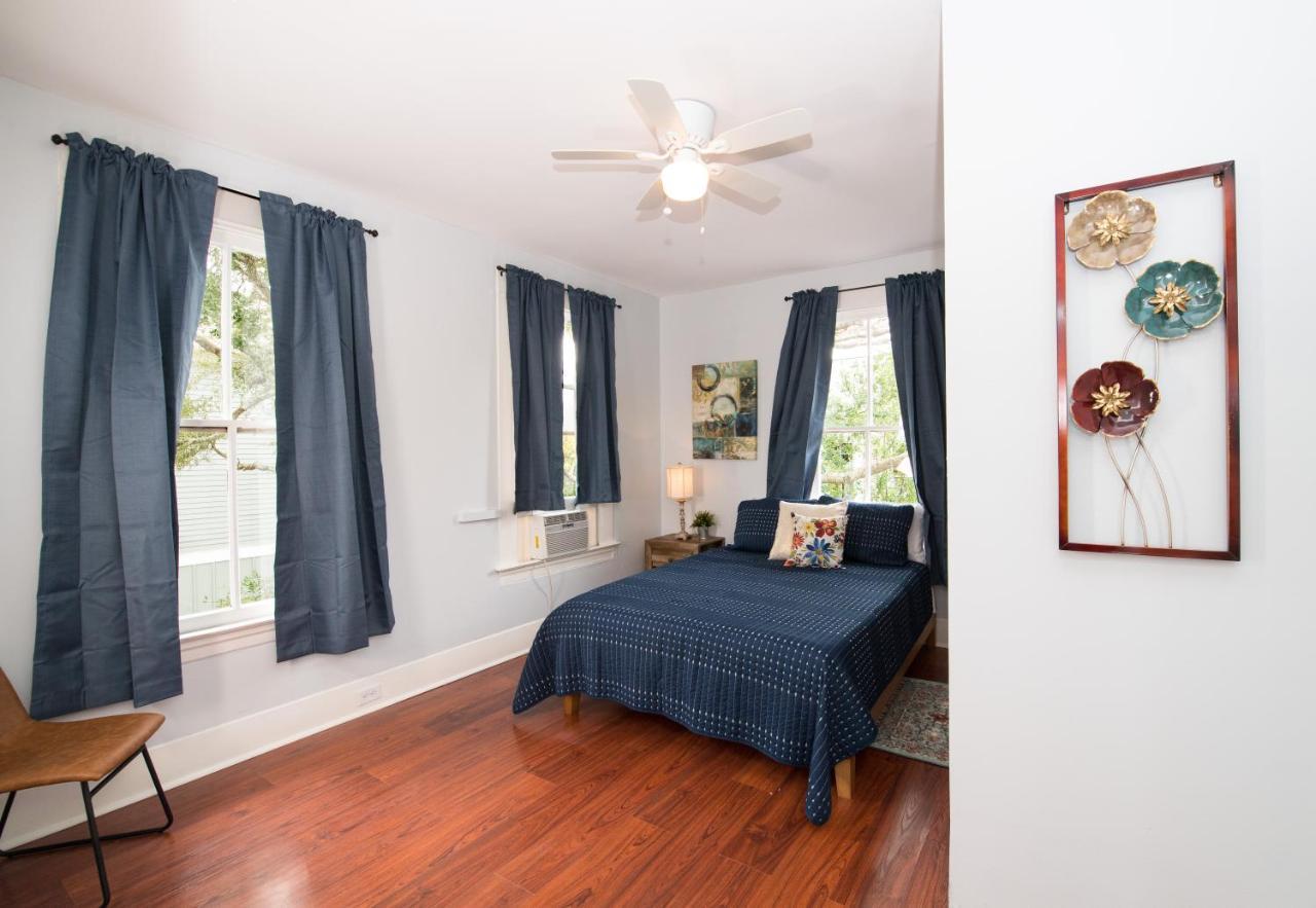 Villa Beautiful Two-Story In Central Galveston, Short Walk To Beach, Near Downtown! | Seas The Breeze Extérieur photo