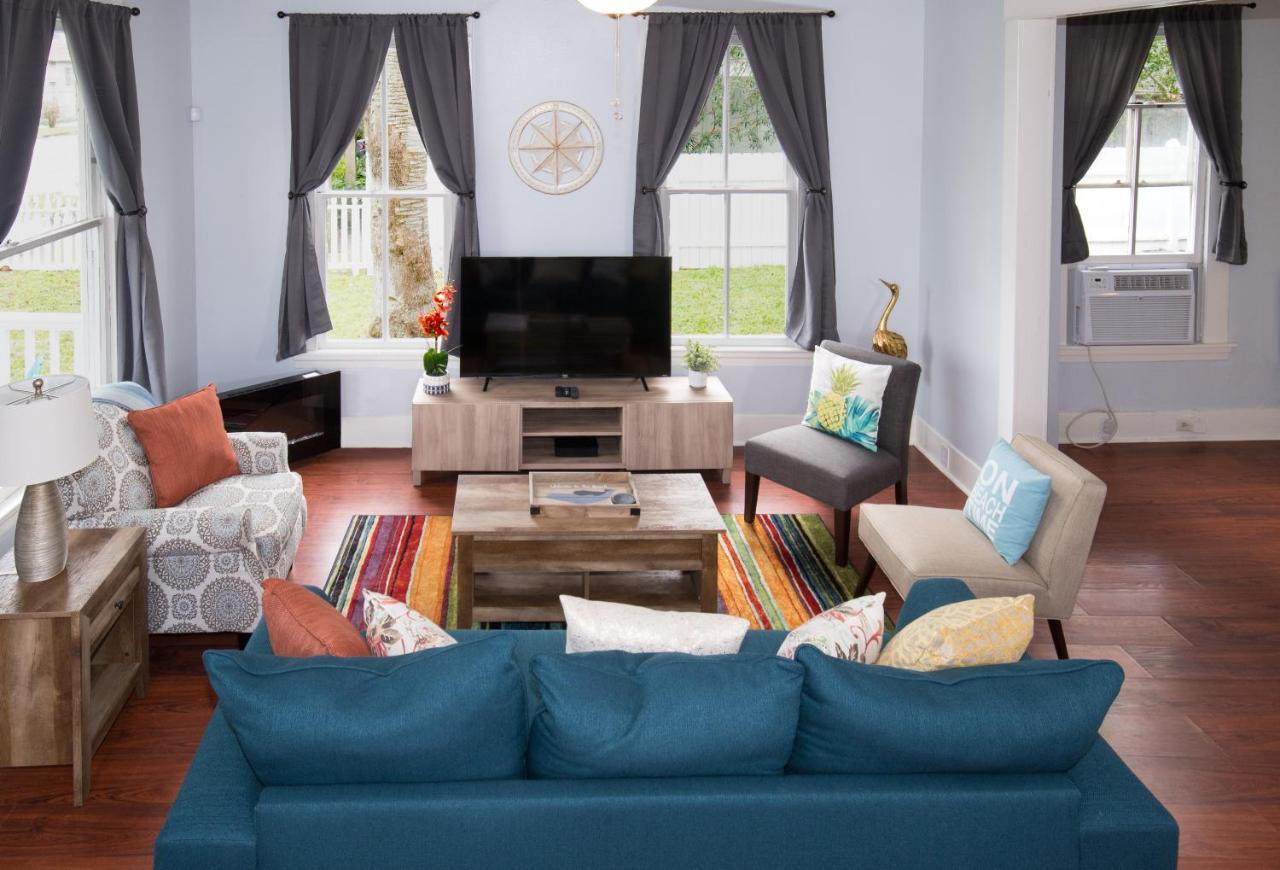 Villa Beautiful Two-Story In Central Galveston, Short Walk To Beach, Near Downtown! | Seas The Breeze Extérieur photo