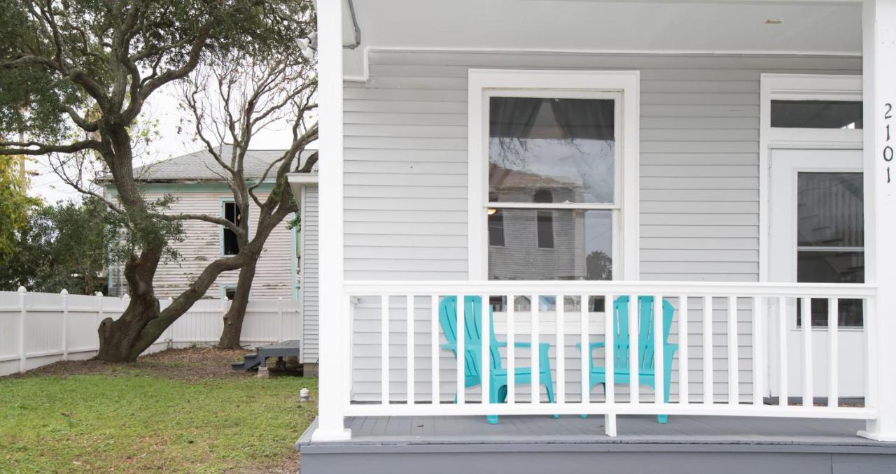 Villa Beautiful Two-Story In Central Galveston, Short Walk To Beach, Near Downtown! | Seas The Breeze Extérieur photo