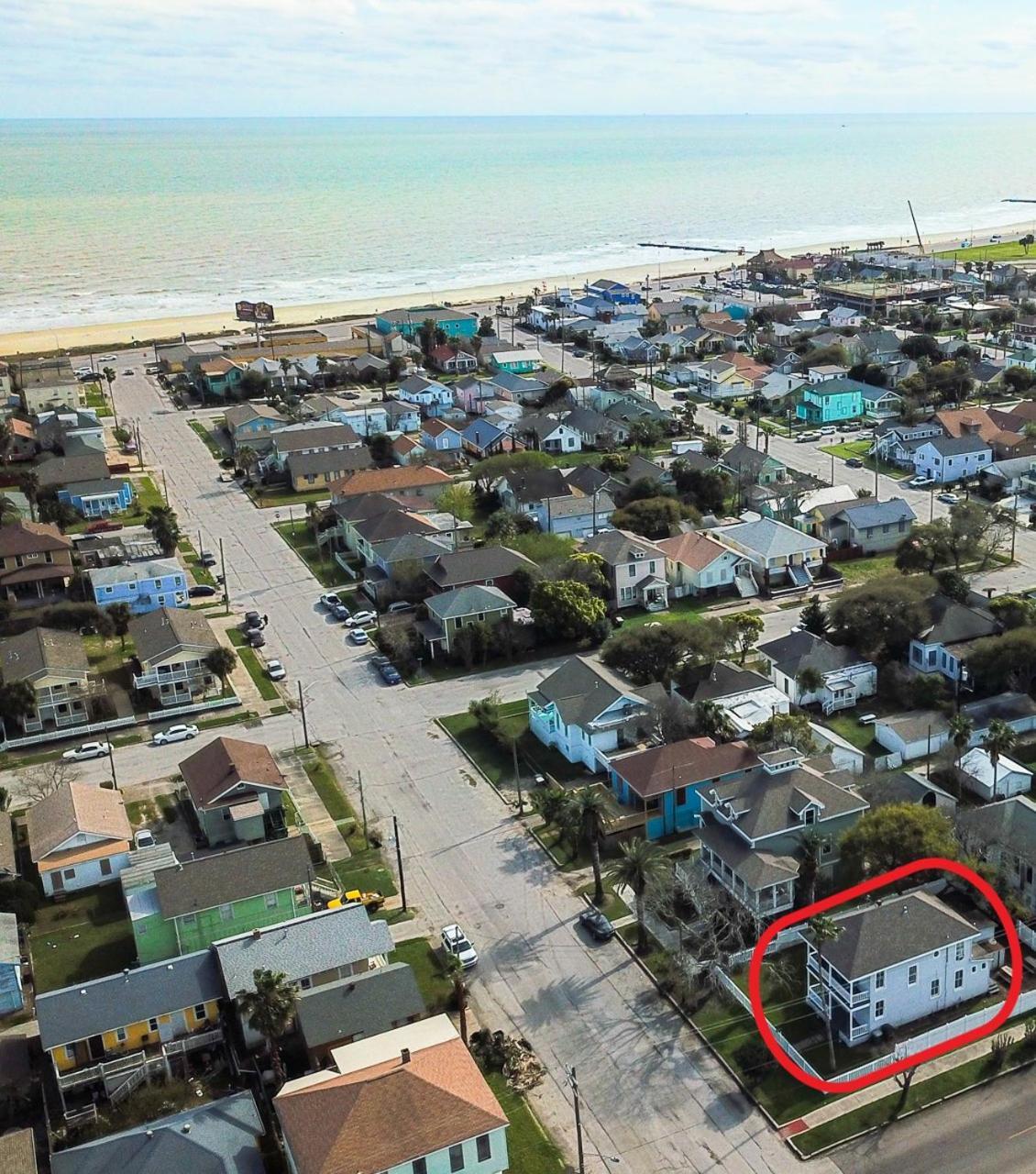 Villa Beautiful Two-Story In Central Galveston, Short Walk To Beach, Near Downtown! | Seas The Breeze Extérieur photo